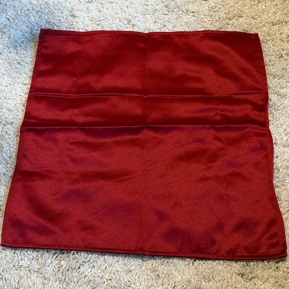 New set of 8 napkins burgundy red 18”square Pier 1 Imports holiday Christmas